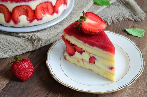 Fraisier : Recette de Fraisier - Marmiton