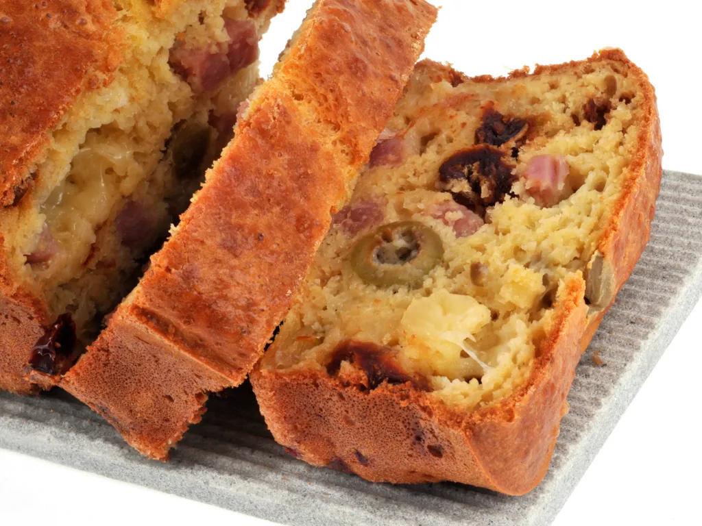 cake salé de base avec garnitures