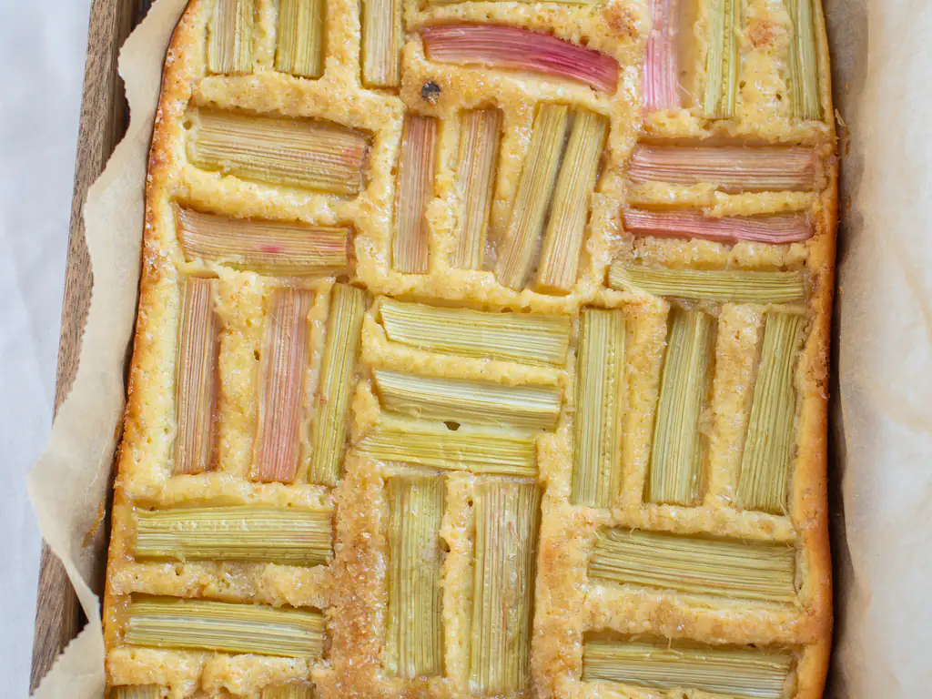tarte à la rhubarbe et aux amandes