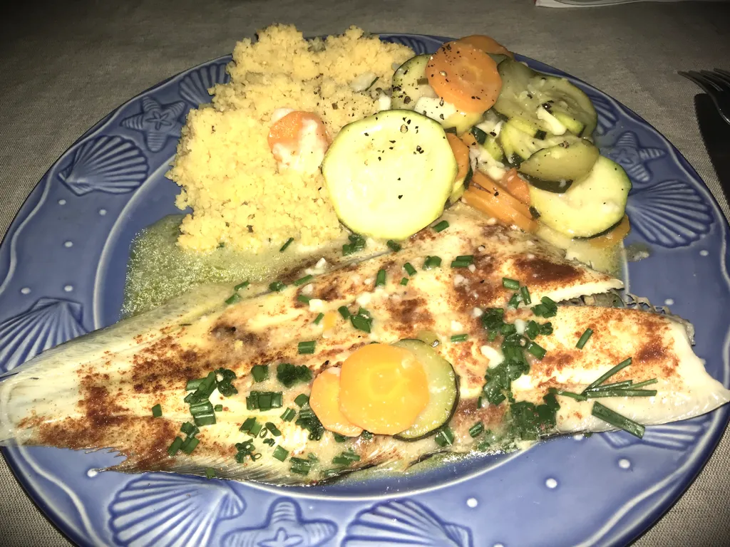 cocotte de poisson aux petits légumes, ciboulette et paprika