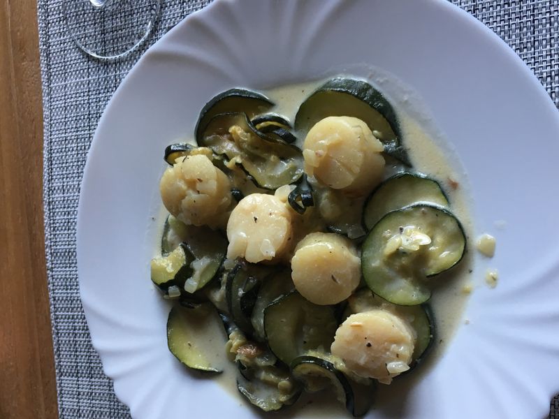 Saint Jacques Au Vin Blanc Sur Julienne De Legumes Recette De