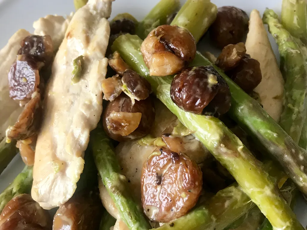aiguillettes de poulet aux asperges et aux marrons