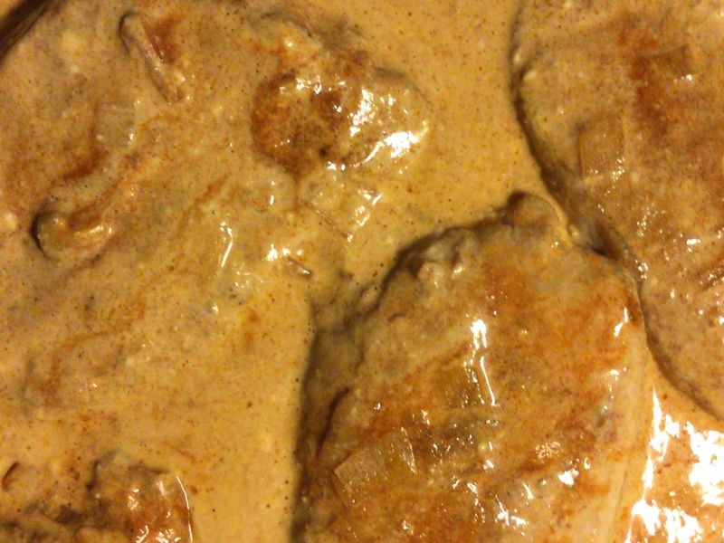 Cotes De Porc A La Creme De Paprika Recette De Cotes De Porc A