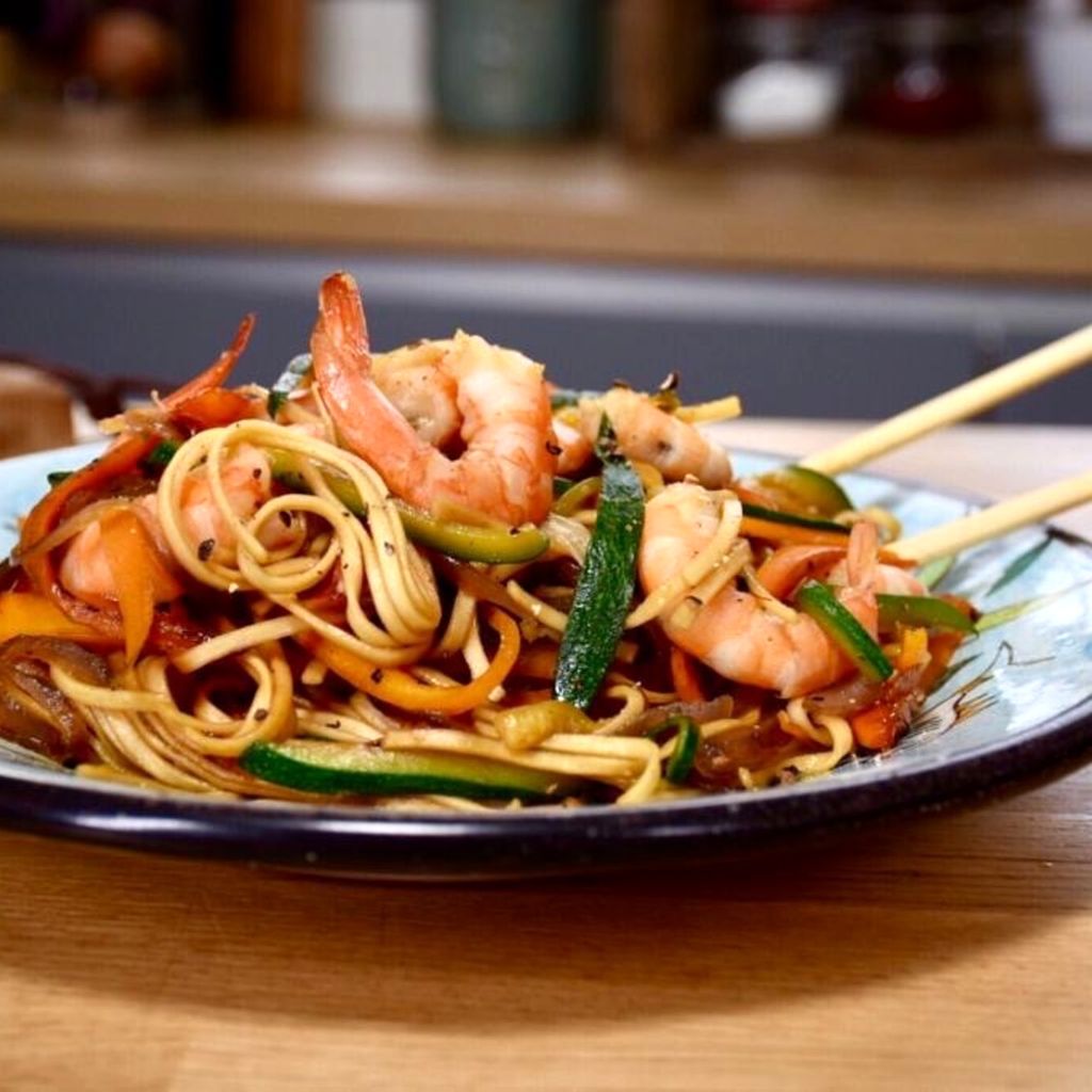 Pâtes chinoises aux crevettes rapide : découvrez les recettes de