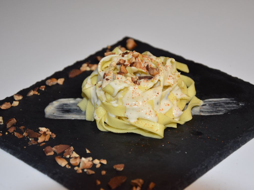 Pâtes aux quatre fromages aux amandes croquantes Recette de Pâtes aux