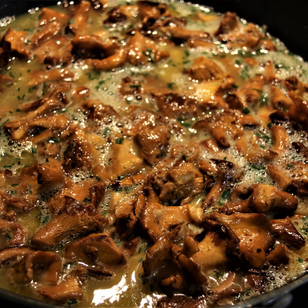 Omelette Aux Girolles Ail Et Persil Recette De Omelette Aux Girolles Ail Et Persil