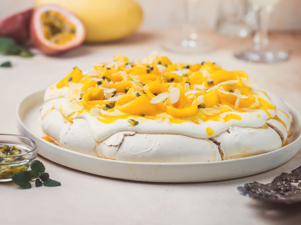 Pavlova De Noël Mangue Et Fruit De La Passion : Recette De Pavlova De ...