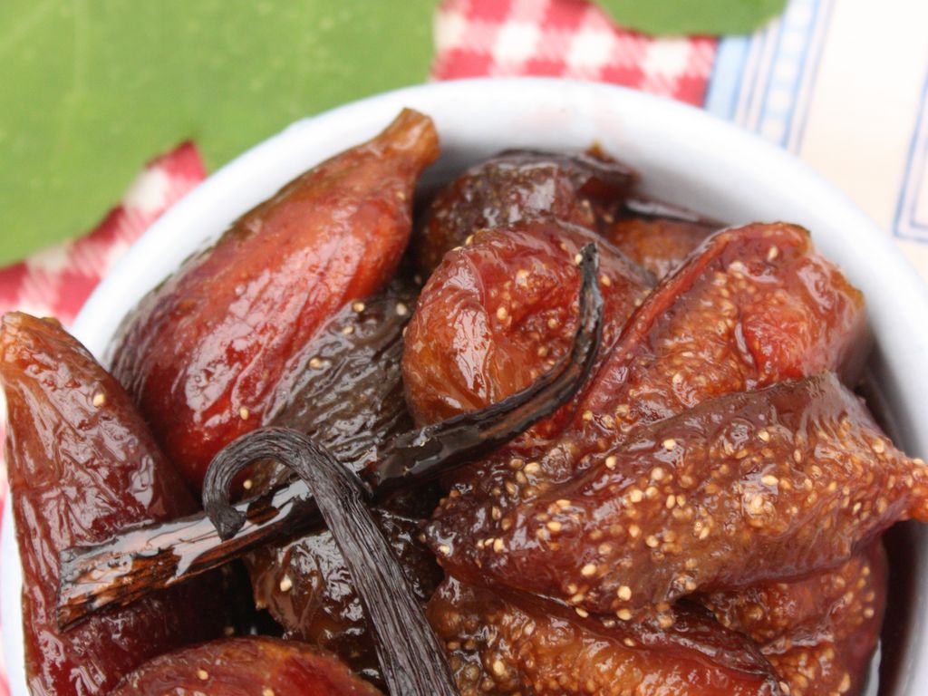 Figues confites au vin rouge au Thermomix : Recette de Figues confites