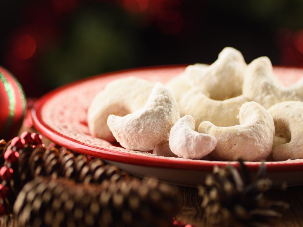 Biscuits De Noël Aux Noisettes (Nüsskipfel) : Recette De Biscuits De ...