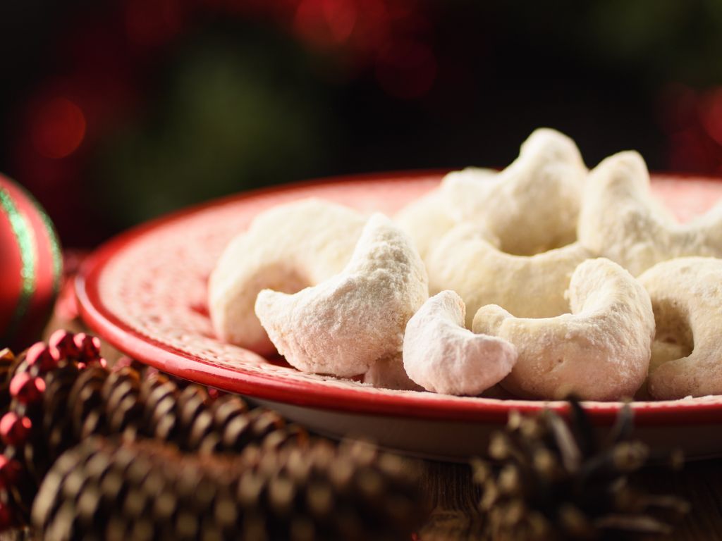 Biscuits De Noël Aux Noisettes (Nüsskipfel) : Recette De Biscuits De ...