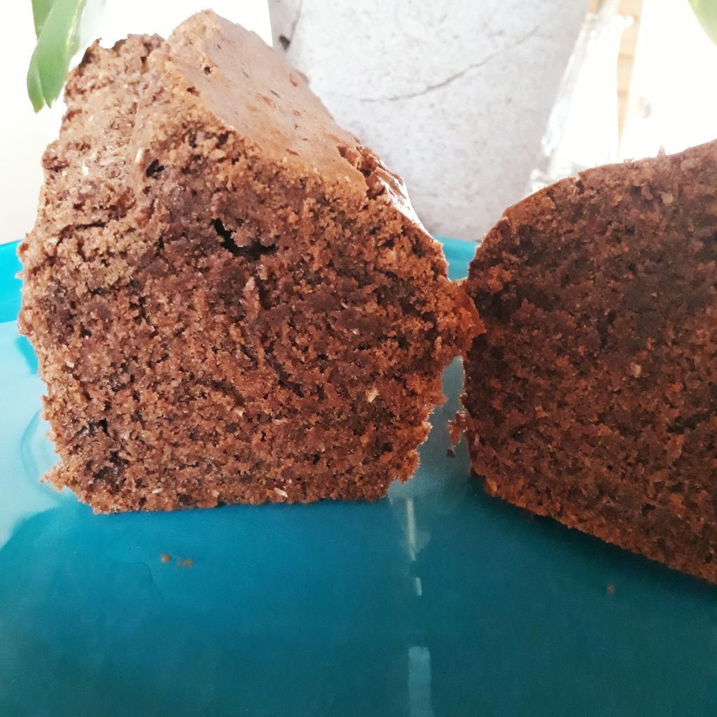 Gâteau au chocolat râpé et noix de coco : Recette de Gâteau au