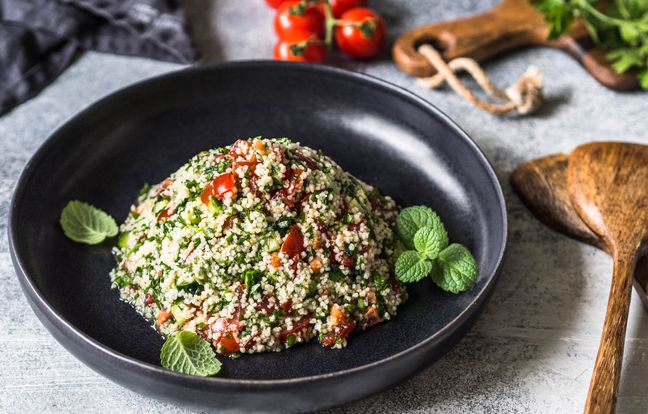 Leckerer libanesischer Bulgursalat (Taboulé)
