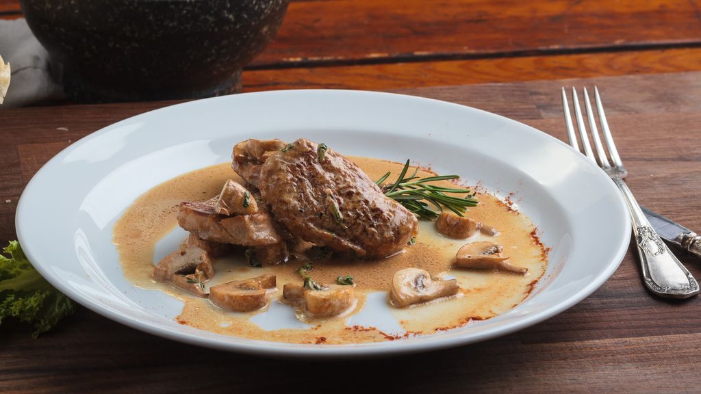 Recette Rôti de veau en cocotte aux champignons au cookeo — 6 personnes