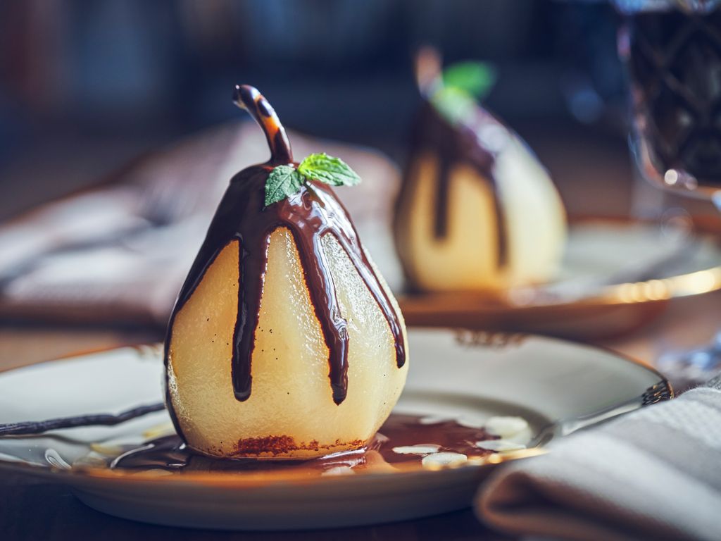 Poire Pochée Au Citron Et Sauce Chocolat : Recette De Poire Pochée Au ...