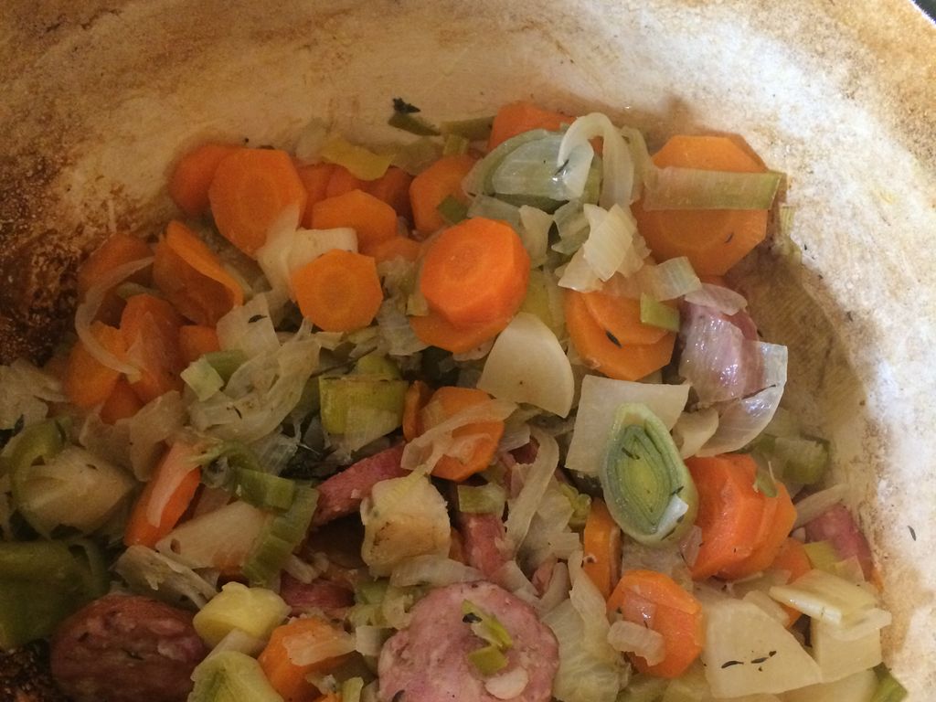 Pot-au-feu à la saucisse : Recette de Pot-au-feu à la saucisse - Marmiton