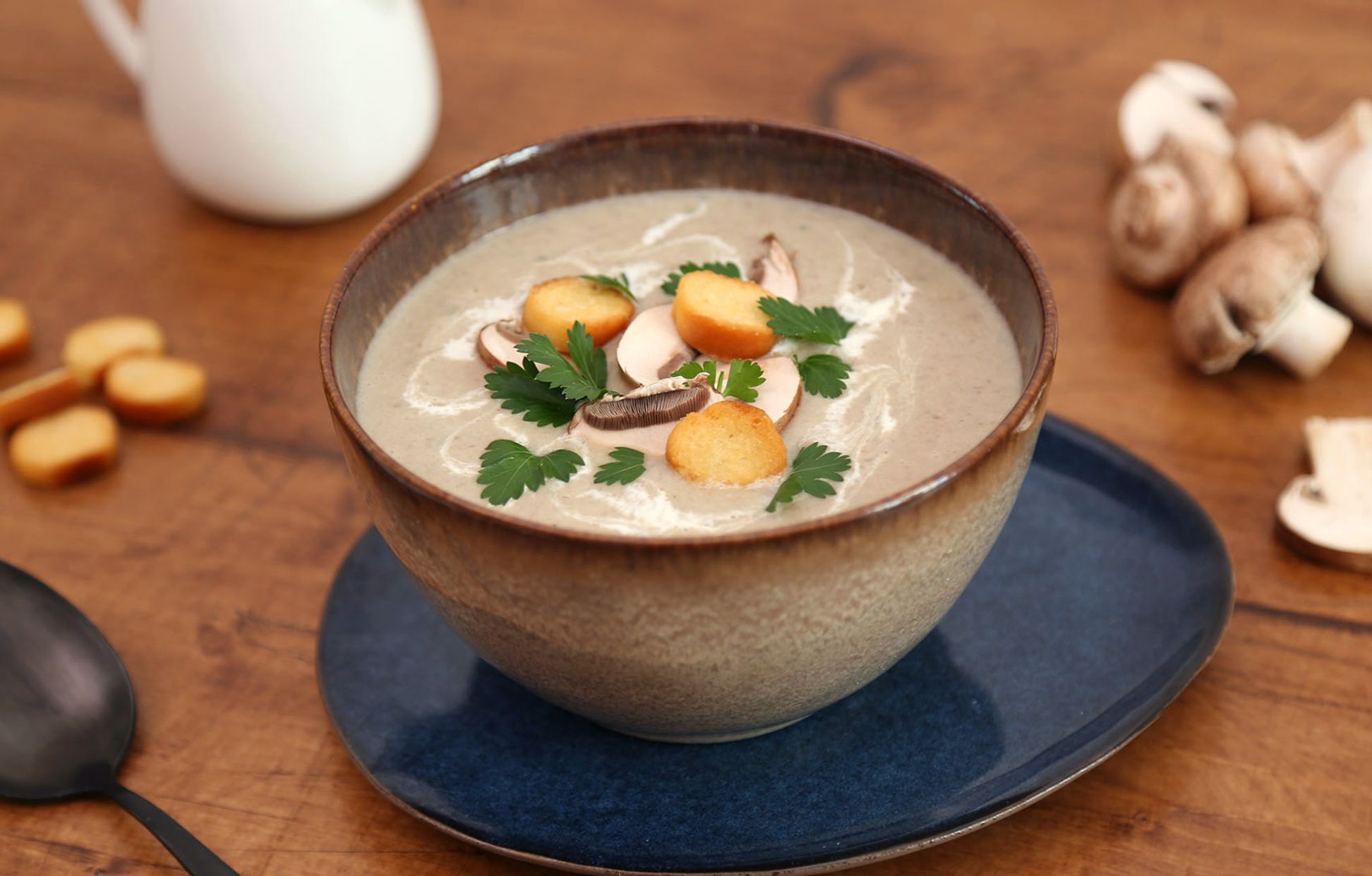 Soupe de champignons Recette de Soupe de champignons Marmiton