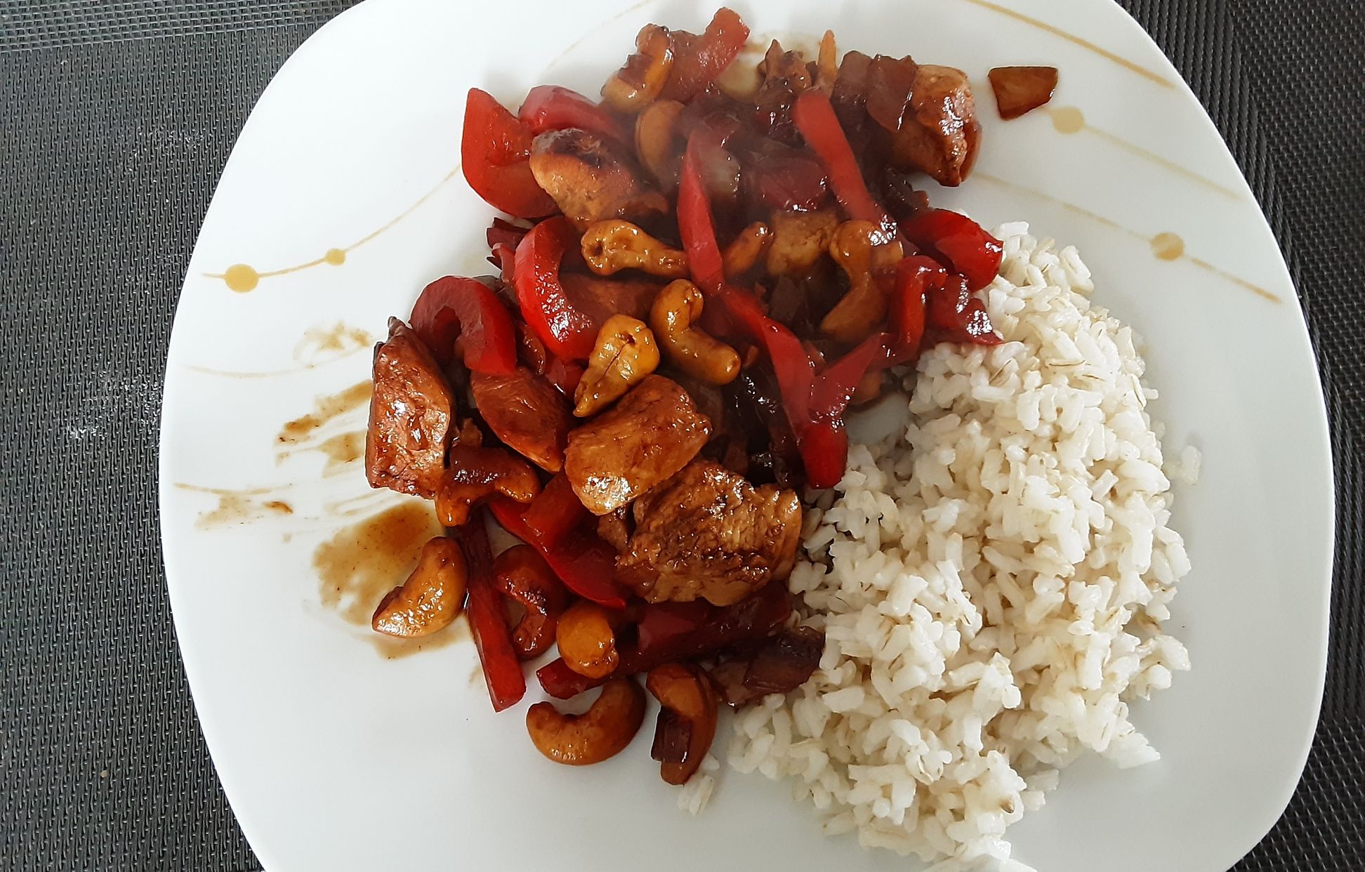 Poulet Thaï aux noix de cajou Recette de Poulet Thaï aux noix de — free download