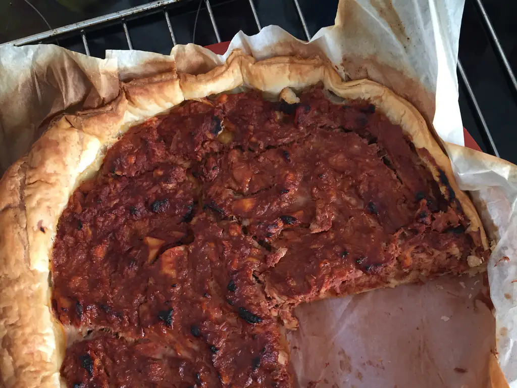 tarte au thon et à la purée de tomate