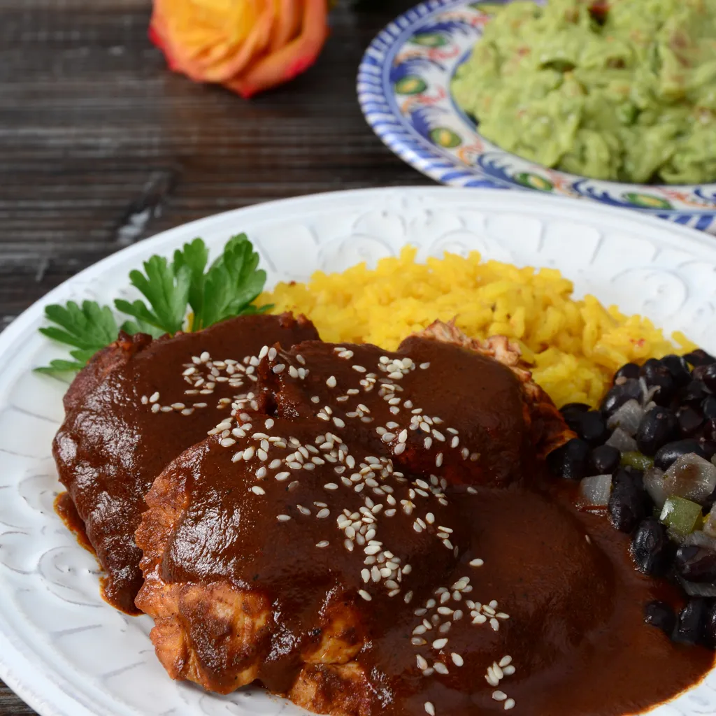 Mole poblano : sauce épicée au cacao pour le poulet (Mexique) : Recette de  Mole poblano : sauce épicée au cacao pour le poulet (Mexique)