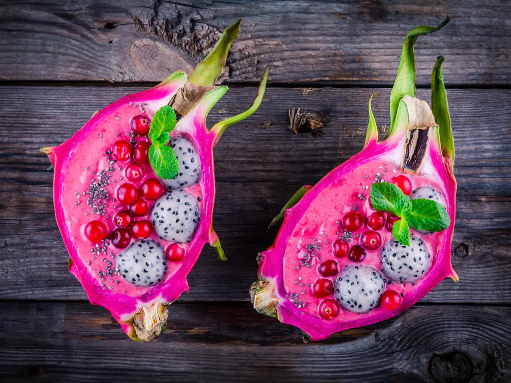 smoothie bowl fruit du dragon et framboises
