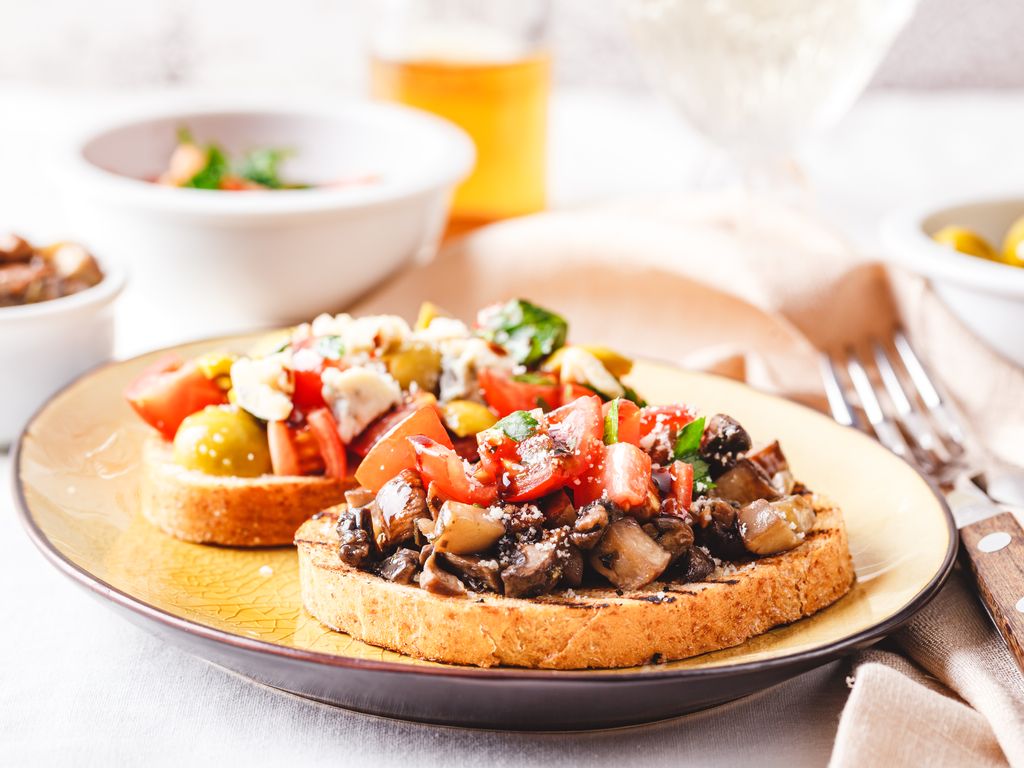 Mini bruschetta (tomate, chèvre, champignon) : Recette de Mini ...