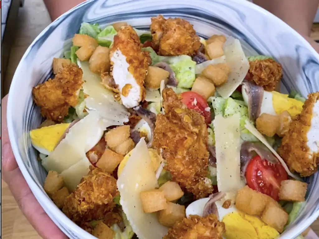 salade césar, crispy chicken de nastasia lyard