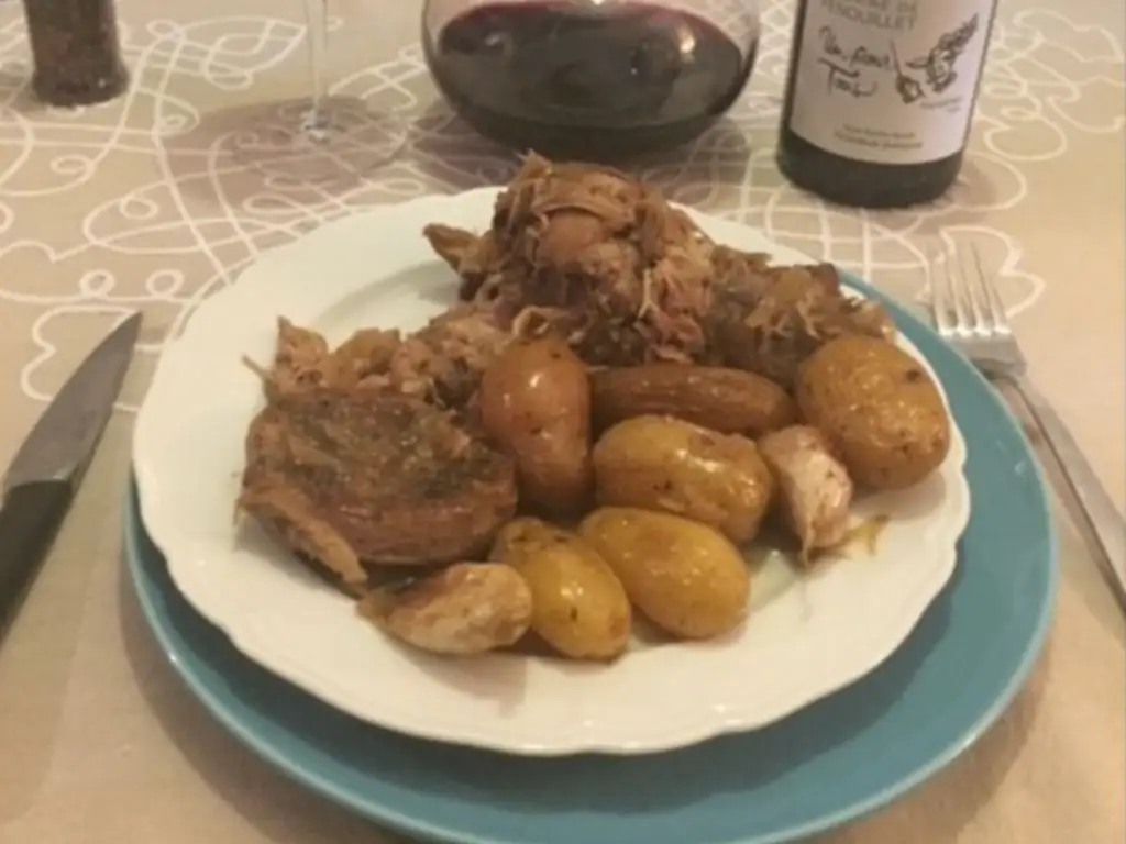 agneau au zaatar confit et ses petites pommes de terre glacées au four