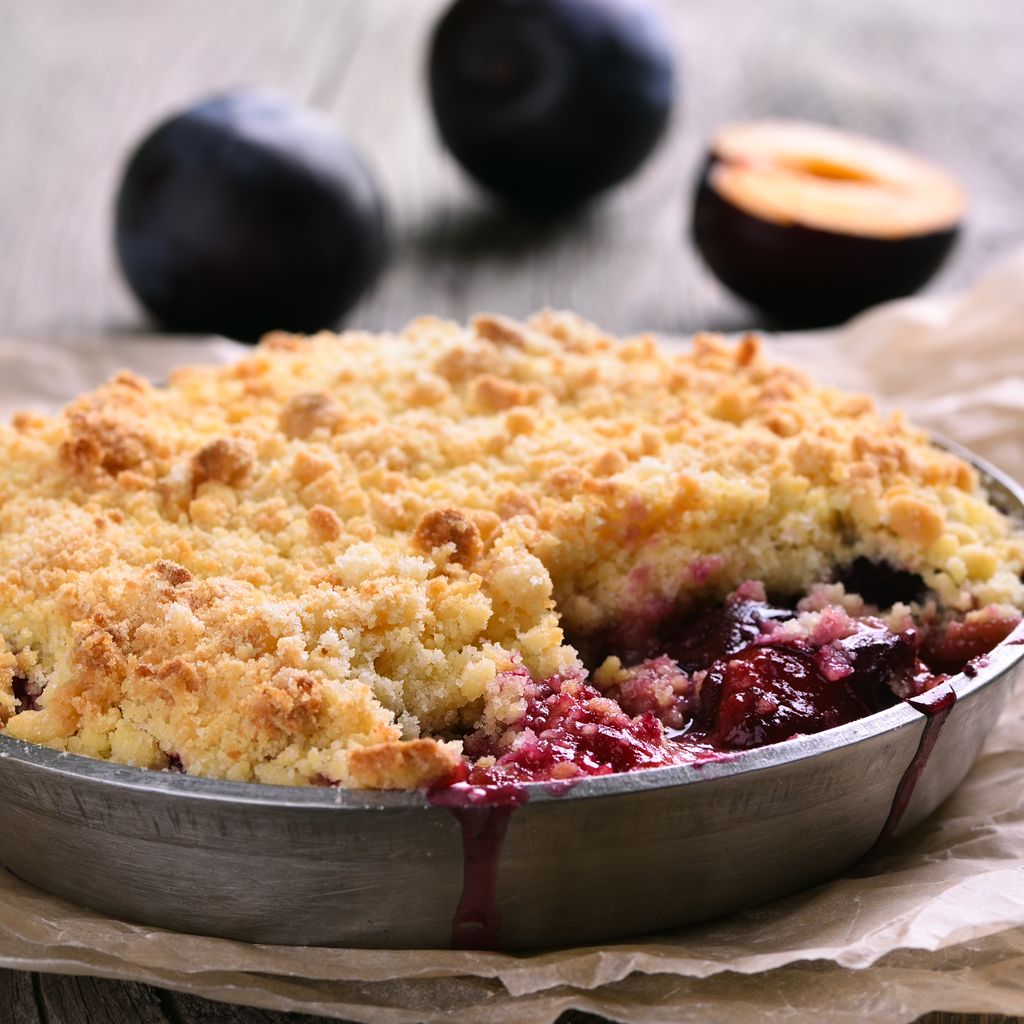 Crumble aux prunes : Recette de Crumble aux prunes