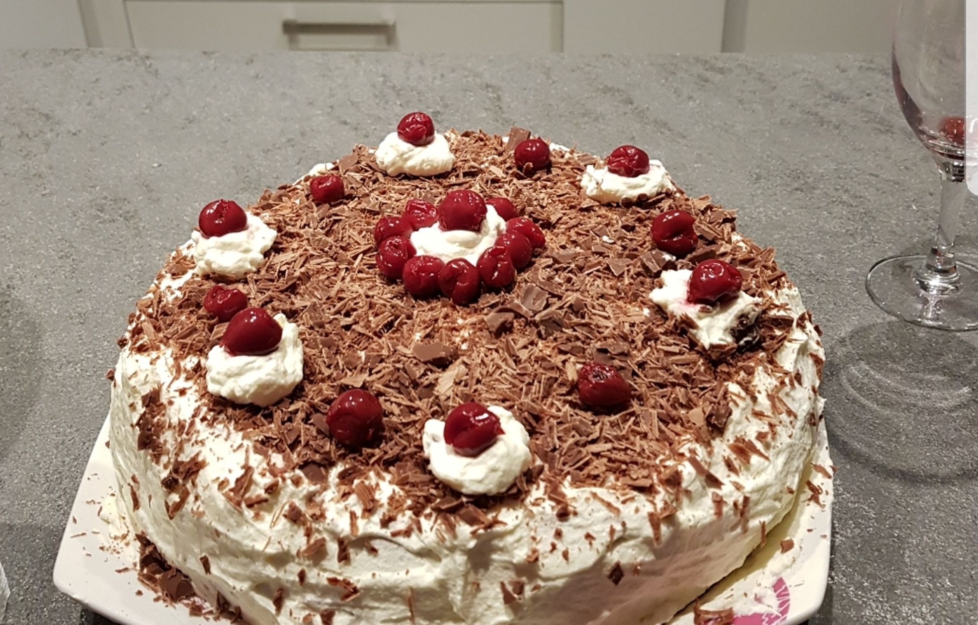 Vosgienne ou forêt noire aux framboises Recette de Vosgienne ou forêt