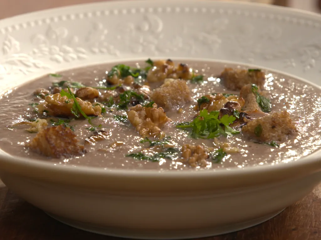 Soupe de champignons aux noix de Grenoble par Laurent Mariotte