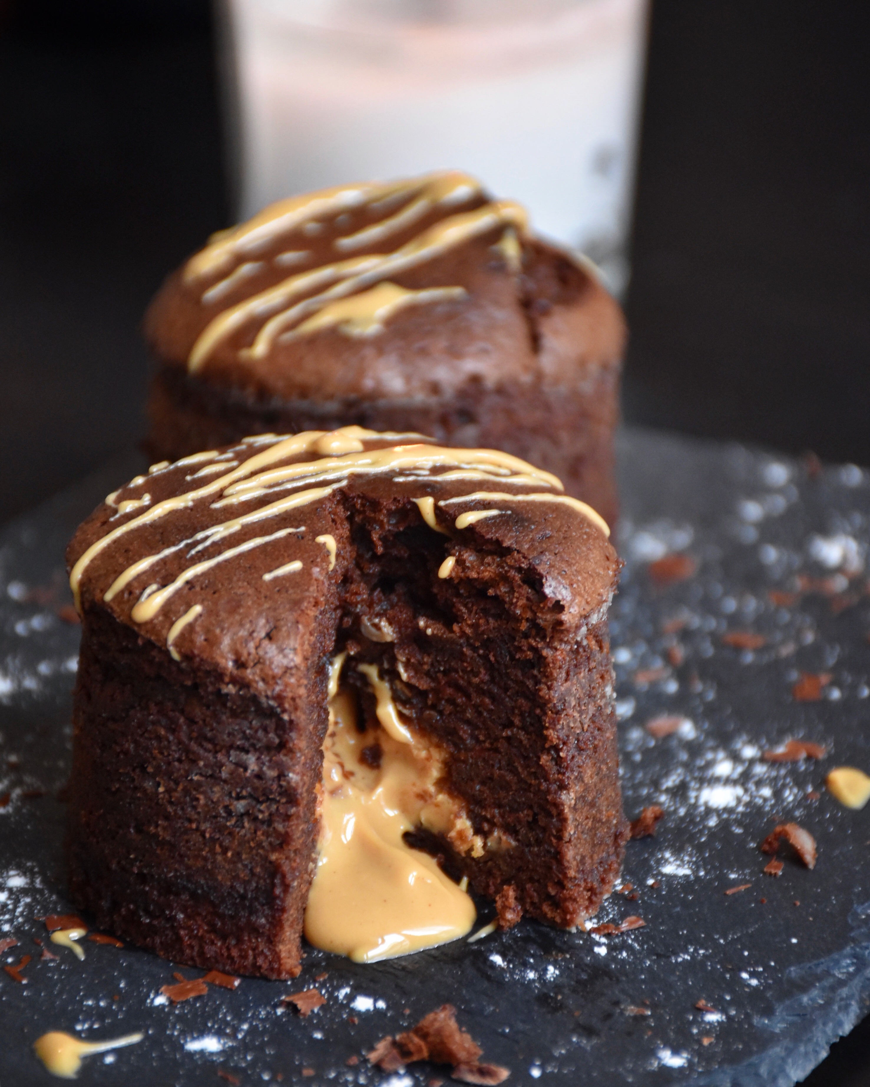 Petits Moelleux Au Chocolat Coeur Coulant Au Beurre De Cacahuete Recette De Petits Moelleux Au Chocolat Coeur Coulant Au Beurre De Cacahuete