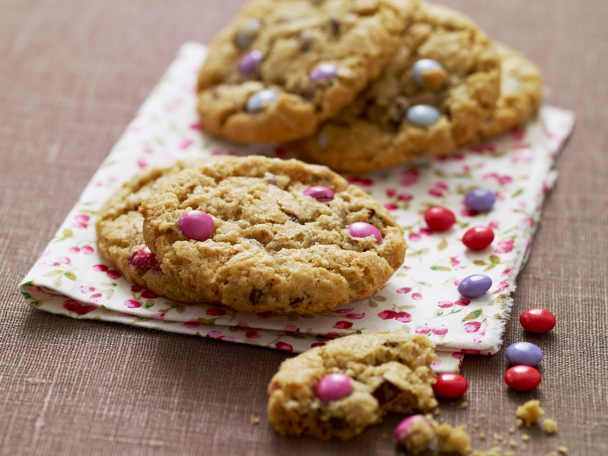 Cookies aux smarties : Recette de Cookies aux smarties - Marmiton