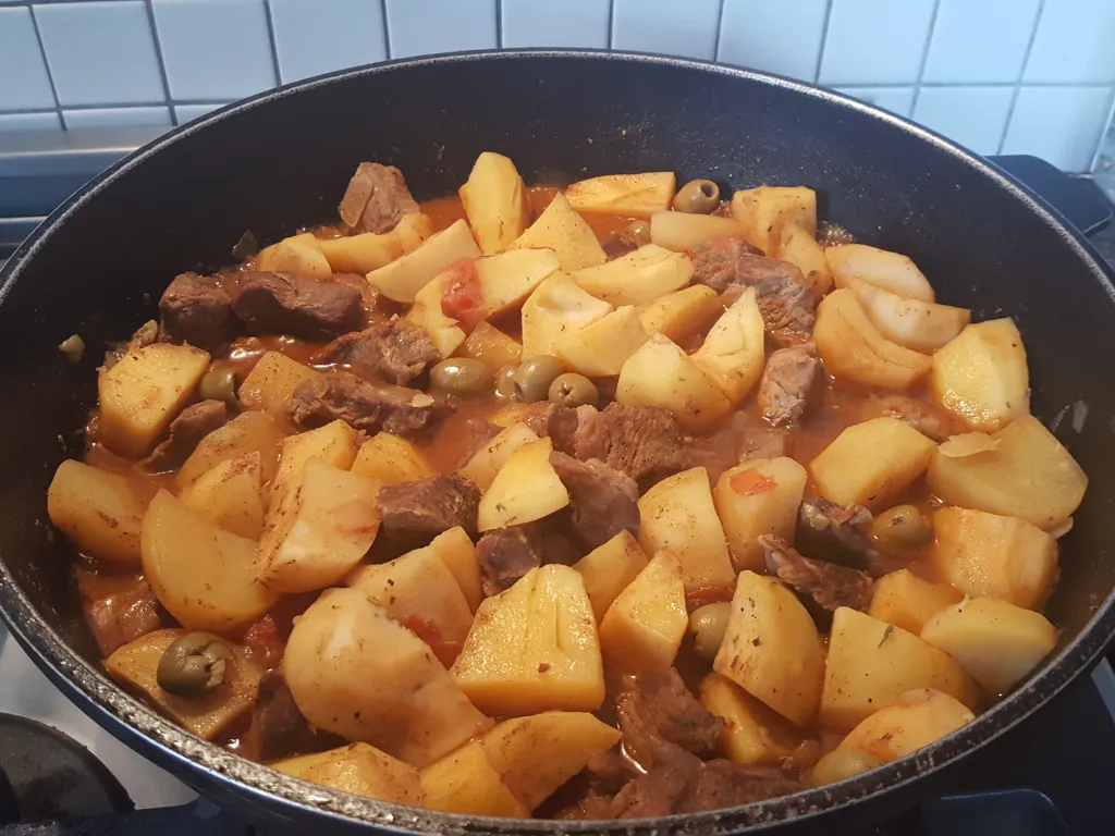 tajine de veau aux pommes de terre et olives