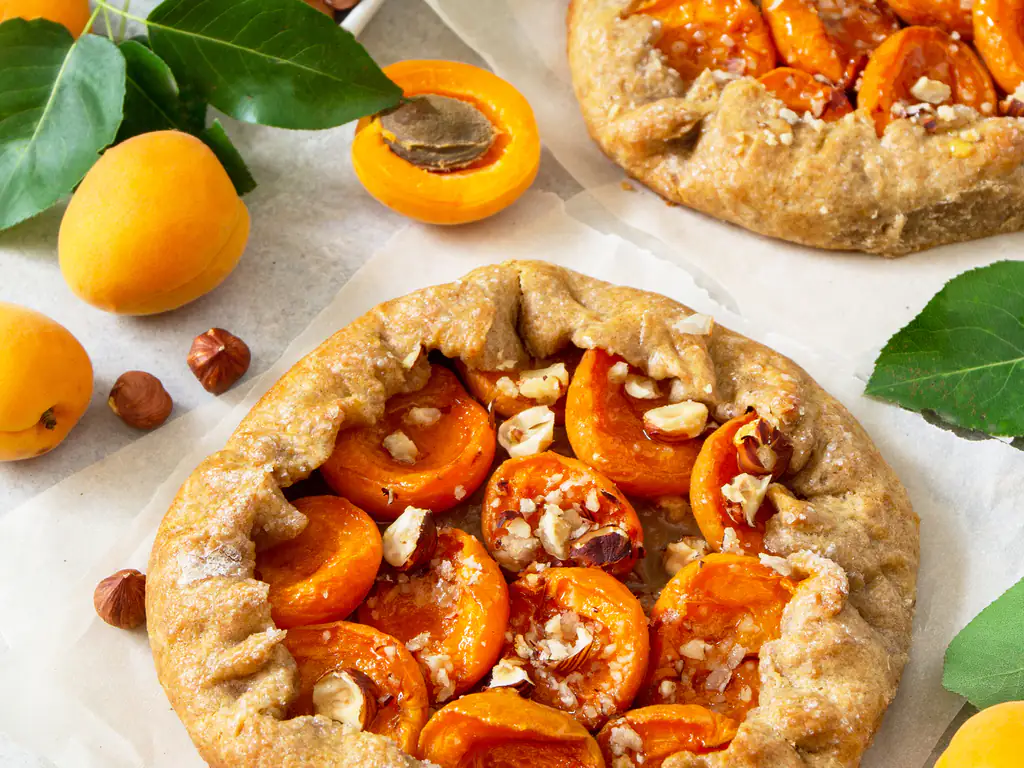tarte rustique abricots et noisettes