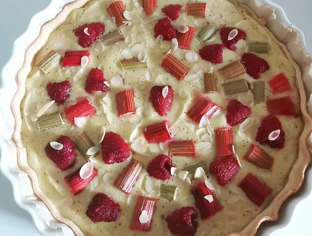 Tarte à La Rhubarbe Et Framboise www.marmiton.org
