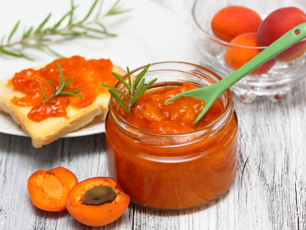 confiture d'abricots au romarin