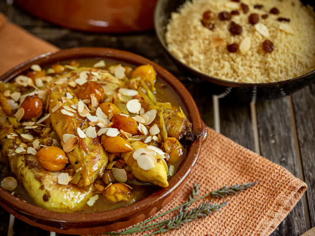 tajine de poulet aux mirabelles et raisins