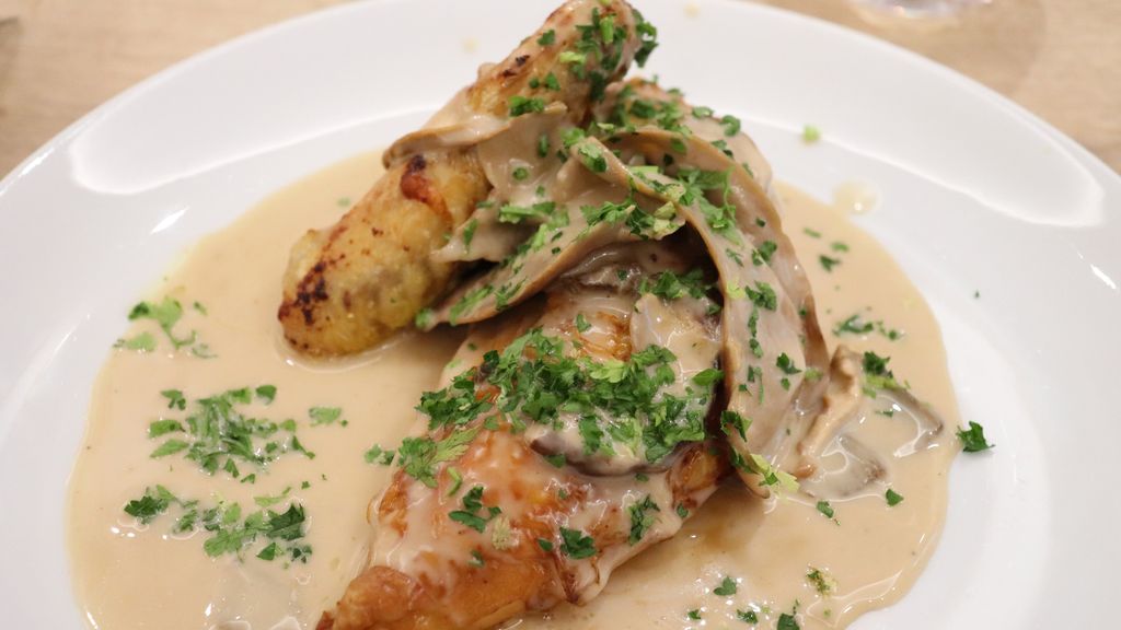 Coq aux morilles et au vin jaune, région Bourgogne Franche-Comté