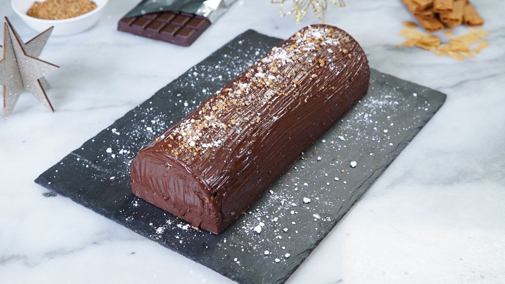 Bûche de Noël au chocolat et crêpes dentelles