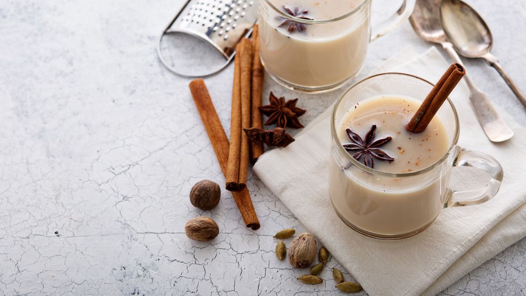 Lait chaud au chocolat et épices de Noël