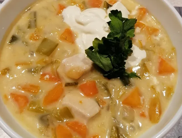 Creamy chicken soup : soupe crémeuse au poulet 