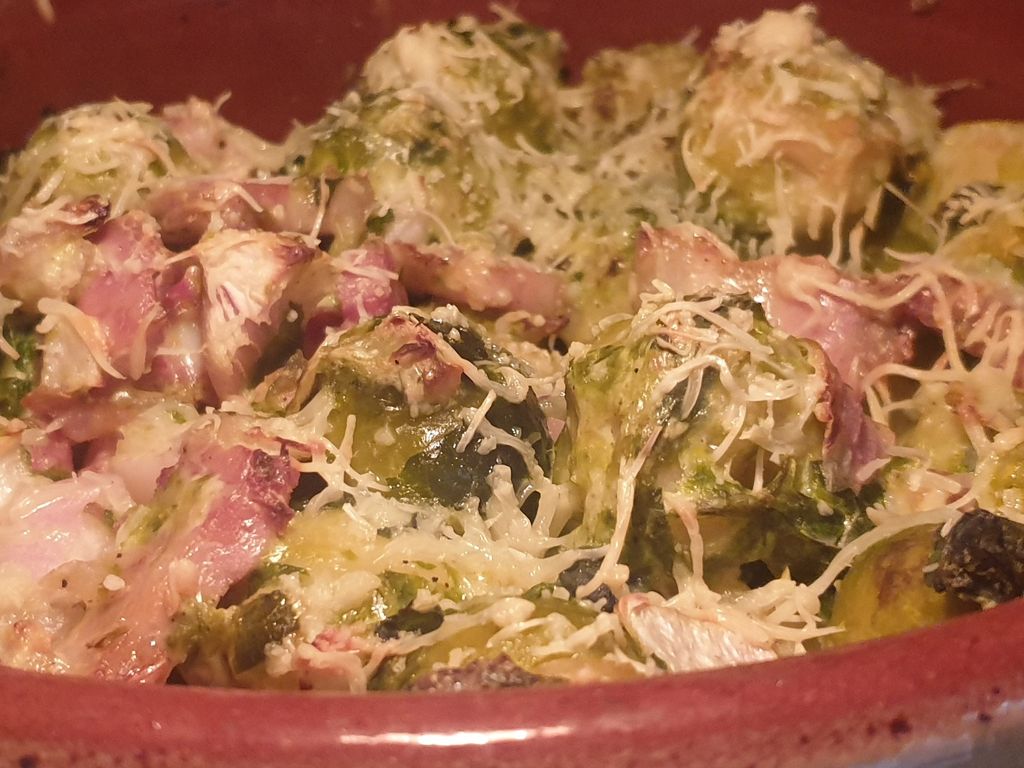 Gratin aux choux de bruxelles, carottes et boursin : Recette de Gratin
