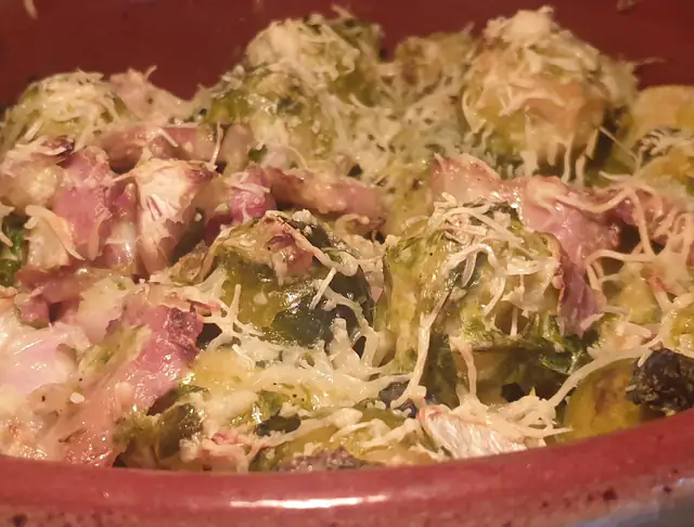 Gratin aux choux de bruxelles, carottes et boursin : recette de Gratin