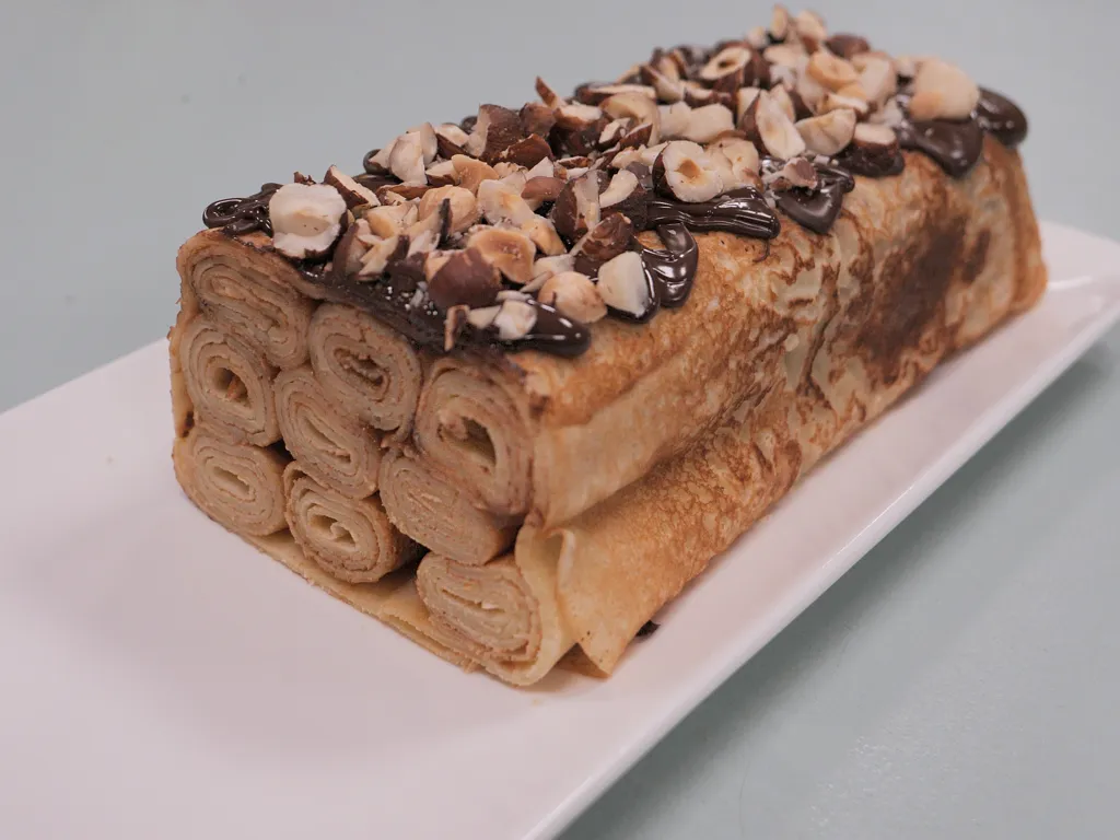 Gateau De Crepe Sale Crudites Marmiton Gâteau de crêpes roulées : recette de Gâteau de crêpes roulées