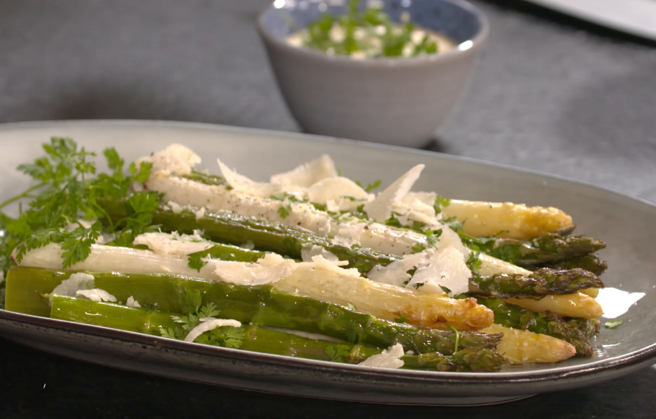 Asperges blanches et vertes rôties par Laurent Mariotte : Recette de