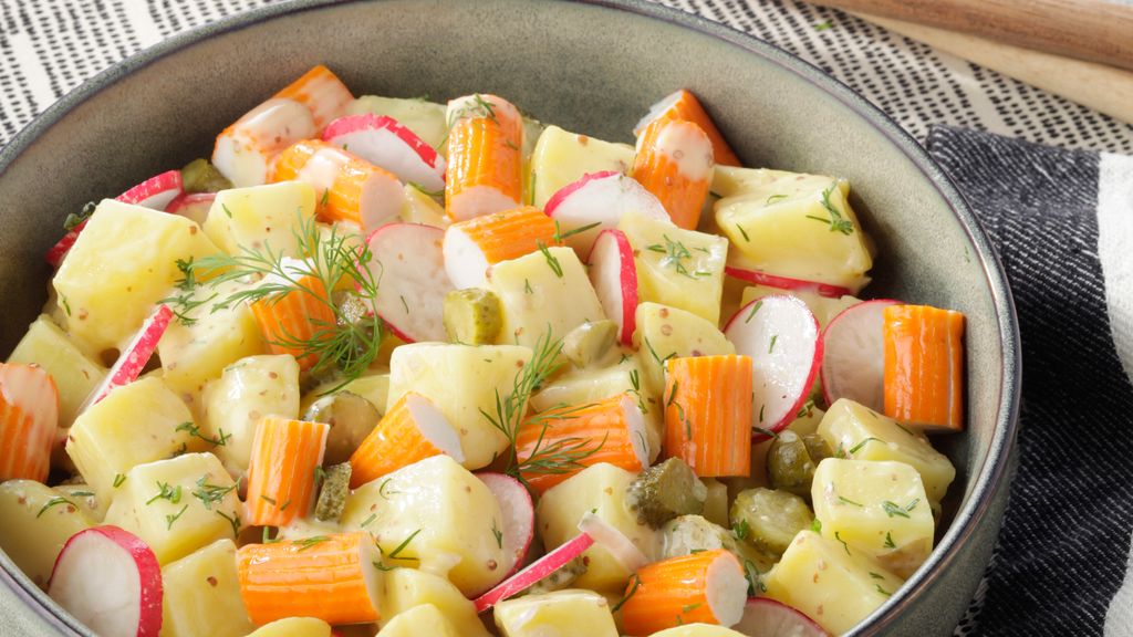 Salade de pommes de terre au surimi moelleux