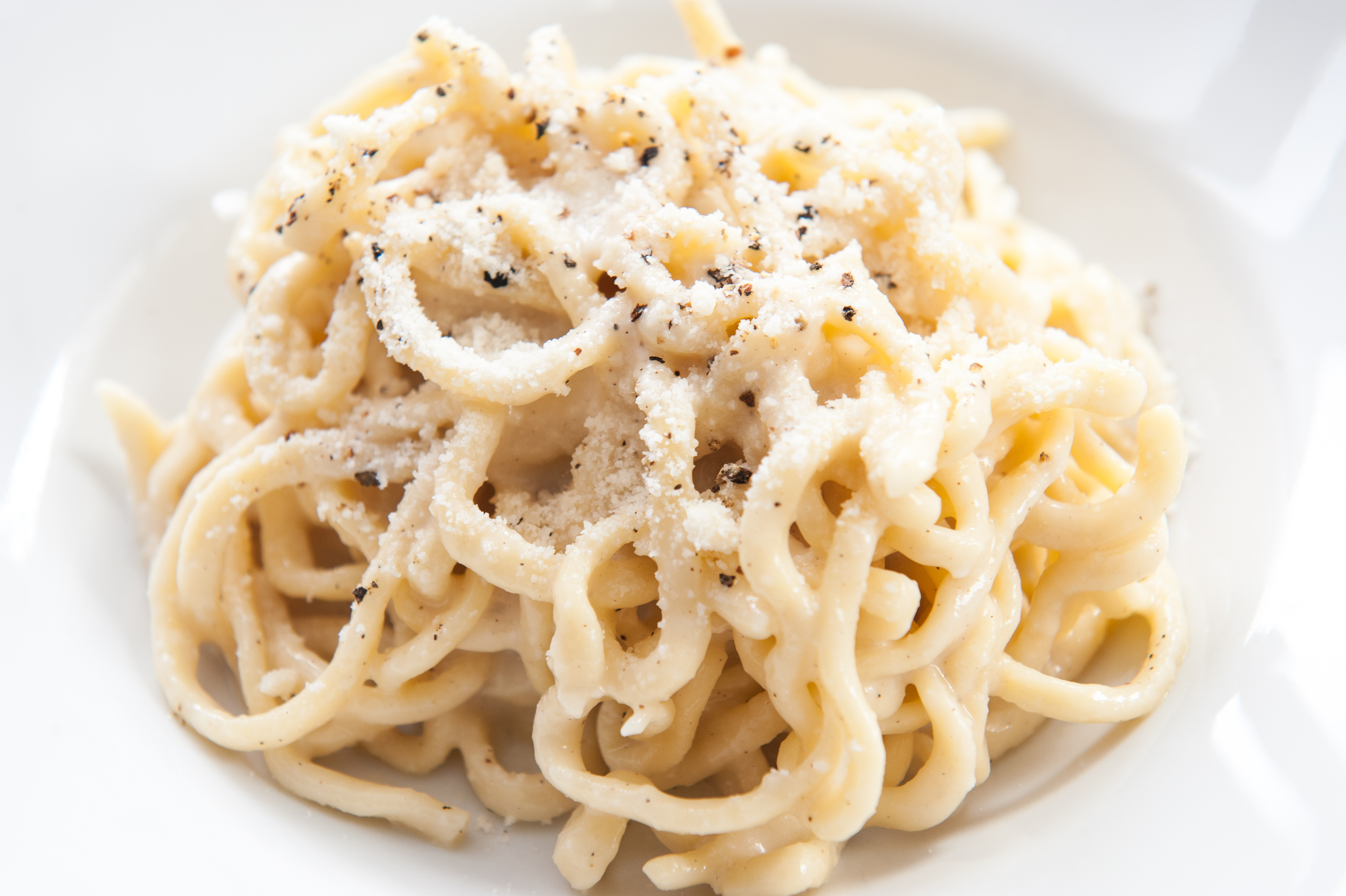 Spaghetti cacio e pepe : recette de Spaghetti cacio e pepe