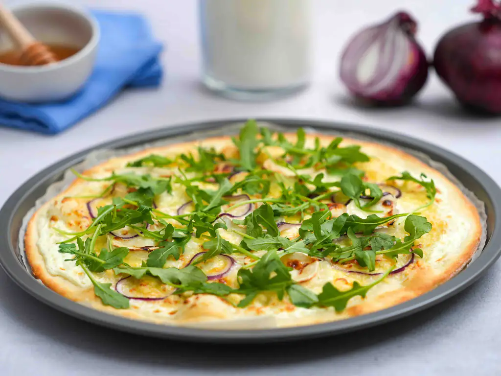 pizza chèvre miel crème fraiche