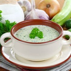 Soupe froide courgettes-basilic