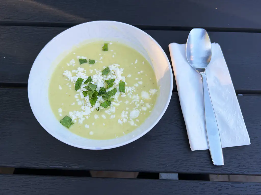 crème de céleri glacée à la menthe